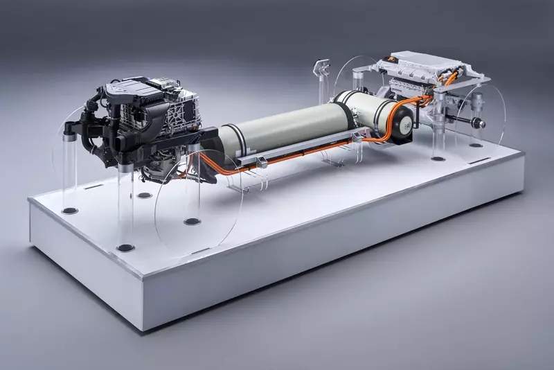 BMW's 368-horsepower hydrogen-electric powertrain will enter production in 2022.