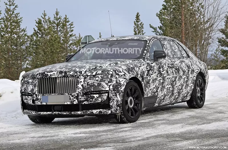 Spy shots of the 2021 Rolls-Royce Ghost Extended Wheelbase.