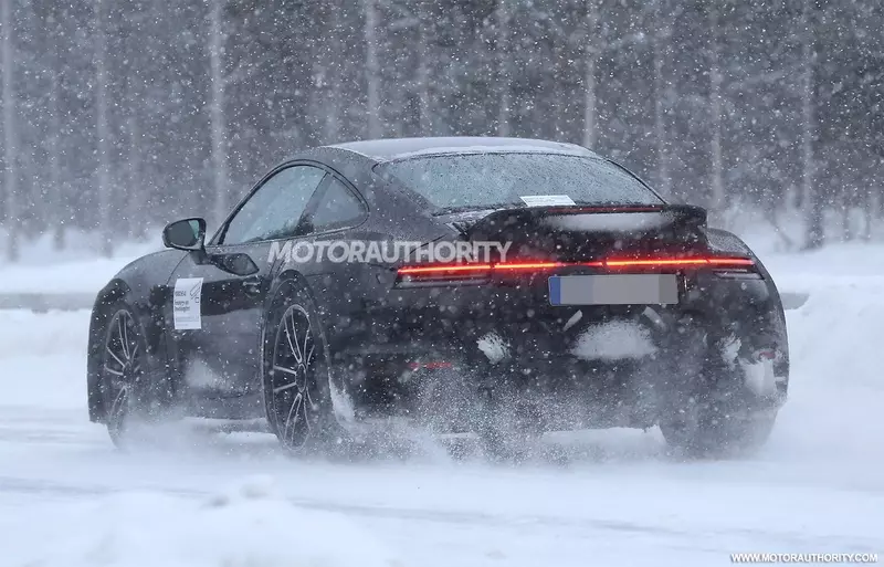 2021 Porsche 911 Turbo, spy shot of the "duck tail" spoiler.