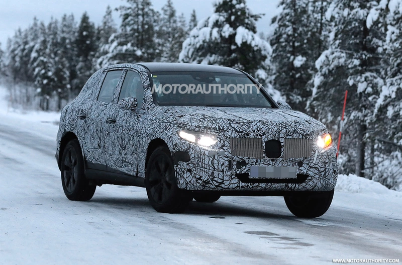 Spy shots of the 2023 Mercedes-Benz GLC-Class: the popular crossover will get an update.