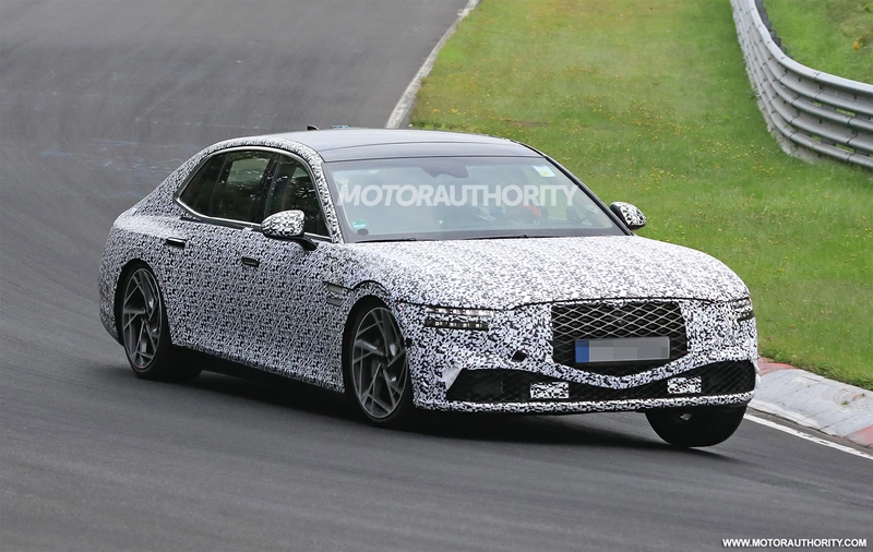 Spy shots and video of the 2023 Genesis G90: work is underway to update the flagship sedan