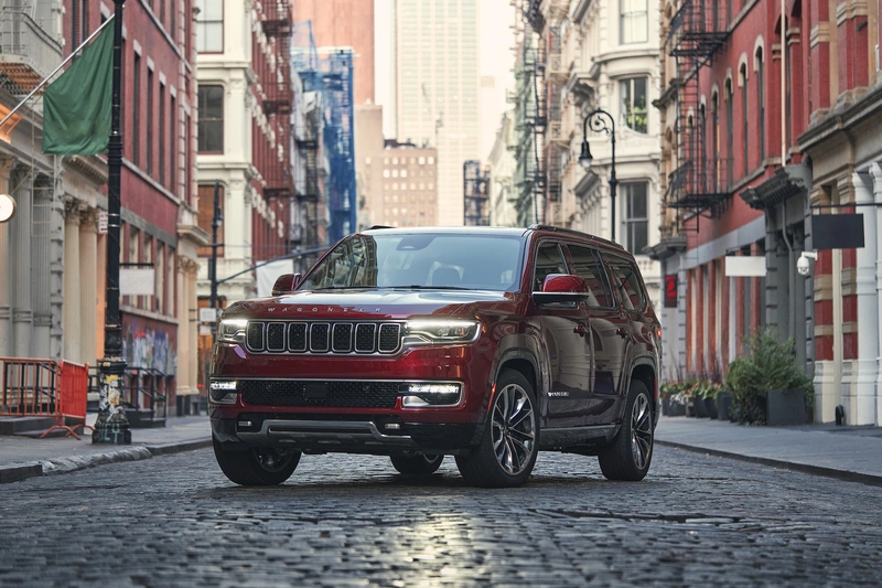 A hurricane twin-turbo 3.0-liter inline six-cylinder engine with more than 500 horsepower will be used for the first time in the Jeep Grand Wagoneer.