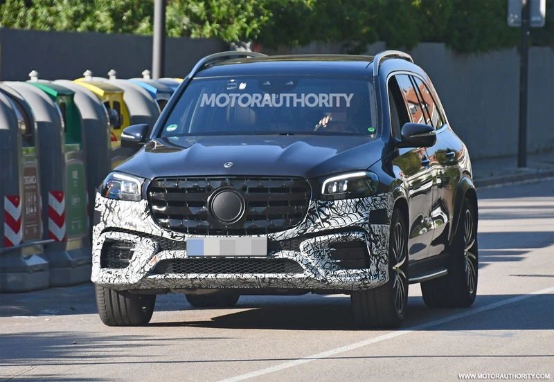 Spy shots of the 2024 Mercedes-Benz GLS-Class: small update of the large SUV